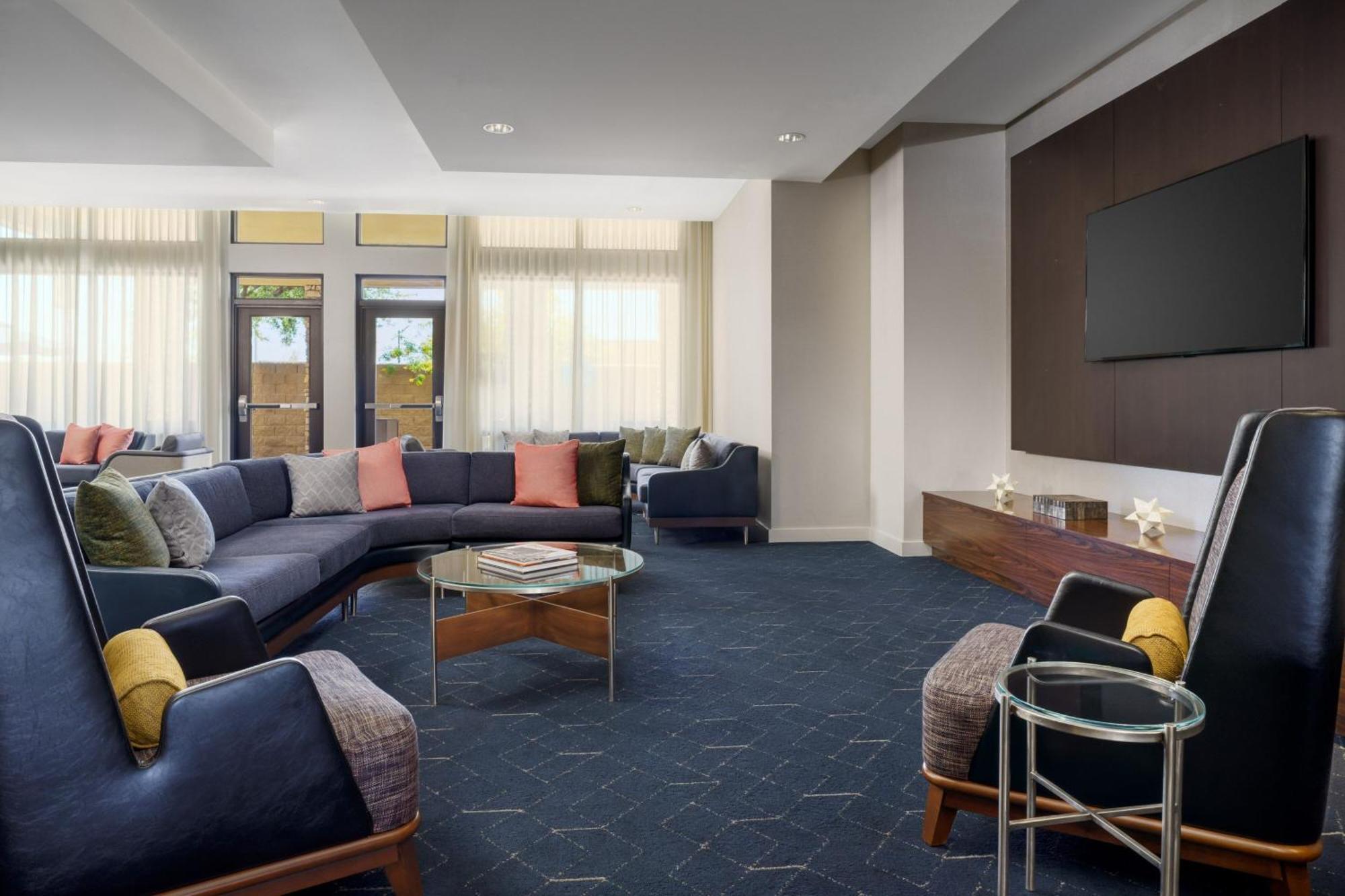 Courtyard By Marriott Phoenix Mesa Gateway Airport Exterior foto